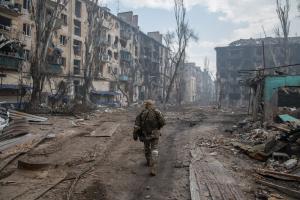 Război Rusia - Ucraina, ziua 82 LIVE TEXT.  Acord pentru evacuarea militarilor captivi în oțelăria Azovstal. Cel putin 10 civili morți, după un bombardament în est