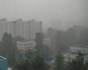 Alertă meteo de vreme severă în România. Ploi torențiale, grindină și vijelii în jumătate de țară, până mâine seară