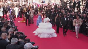 Festivalul de la Cannes, la cea de-a 75 ediţie. Spectacol al eleganţei pe covorul roşu. Volodimir Zelenski, invitatul-surpriză