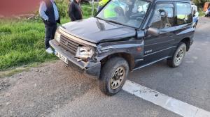 O şoferiţă din Satu Mare a băgat cinci jandarmi în spital, după o manevră greşită. Autospeciala s-a oprit într-un şanţ