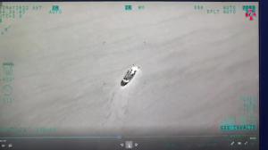 Atac cu o dronă Bayraktar, filmat lângă Insula Șerpilor. Ucrainenii susțin că au distrus două nave de patrulare ale Rusiei. VIDEO