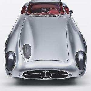 Un Mercedes din 1955, vândut pentru suma record de 135 de milioane de euro. Este cea mai scumpă mașină vândută vreodată