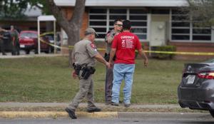 Autorul masacrului din Texas, un tânăr de 18 ani, și-a împușcat bunica înainte să ucidă 19 elevi și doi profesori la școala primară din Uvalde