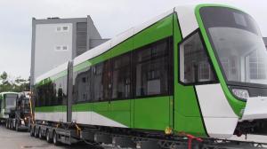 Condiții moderne, în noile tramvaie STB. Primul Imperio Metropolitan, fabricat în Arad, a ajuns în București și va intra în circulație în luna august