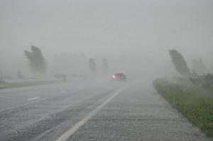Alertă meteo de vreme severă în mai bine de jumătate de țară. Ploi torențiale, grindină și vijelii în 26 de județe, până diseară