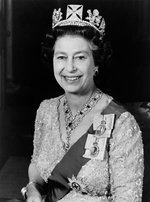 Regina Elisabeta a II-a împlineşte 70 de ani de domnie. Imagini de colecţie cu cel mai longeviv monarh din istorie