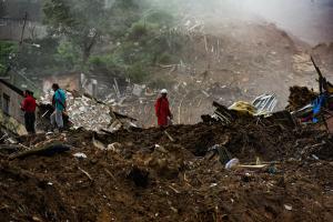 "11 membri ai familiei mele au murit". 100 de morţi în Brazilia, în urma furtunilor puternice