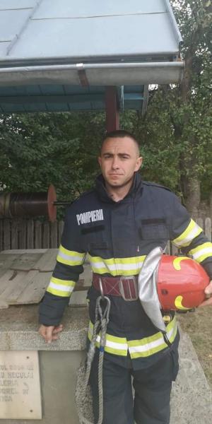 Pompier erou din Botoșani, premiat de MAI. A salvat un bărbat căzut într-o fântână adâncă de peste 10 metri