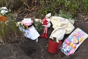 "Fetiția nu a murit imediat". Micuța Elena, ucisă și îngropată de mama ei în Catania, a fost înjunghiată de 11 ori