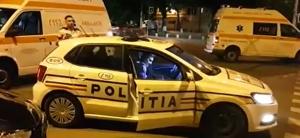 Accident grav în Capitală: O ambulanţă s-a ciocnit violent cu o maşină, după ce şoferul nu a acordat prioritate autospecialei aflată în misiune