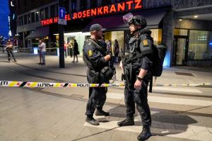 Doi morţi şi 14 răniţi, după ce un bărbat a deschis focul într-un bar din Oslo
