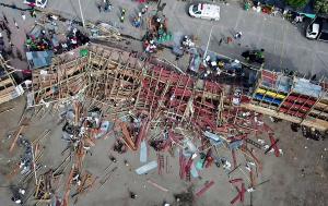 Cel puţin patru morţi şi zeci de răniţi după prăbuşirea unei tribune într-o arenă din Columbia