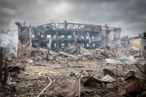 Război Rusia - Ucraina, ziua 125 LIVE TEXT. Rușii bombardează totul în calea lor, în Donbas. Soția lui Zelenski, la CNN: "Nu putem vedea sfârșitul suferințelor noastre"