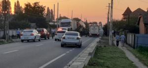 Microbuz plin cu bulgari, accident mortal în Dolj. A intrat cu viteză într-un TIR oprit pe marginea drumului, la Basarabi