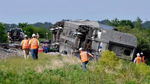 Trei persoane au murit și alte 50 au fost rănite, după ce un tren cu 200 de pasageri a deraiat în Missouri