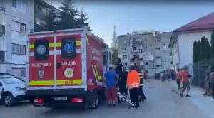 Explozie într-un bloc din Satu Mare de la un televizor: Un apartament a fost înghiţit de flăcări