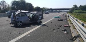 Un șofer român de TIR a ucis o bătrână sub privirile fiului ei, pe o autostradă din Italia. Femeia era într-un Renault, pe banda de urgență