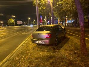 Un şofer băut din Maramureş a intrat violent într-un autobuz care staţiona la semafor. Bărbatul nici nu a ştiut că a făcut accident