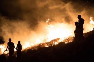 Incendiile de vegetaţie continuă să facă ravagii în Grecia. Pompierii români au fost trimiși din nou în ajutorul colegilor eleni