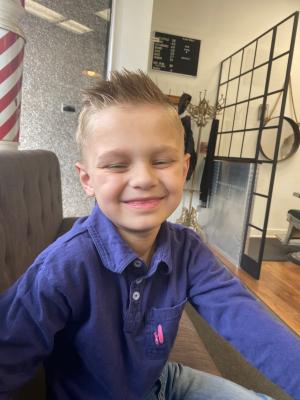 Un copil de opt ani ar putea rămâne paralizat pe viaţă, după ce a fost împuşcat în piept, în atacul din Chicago. Mama şi fratele au fost şi ei răniţi