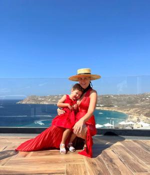 Alessandra Stoicescu – vacanță cu familia în ... Mykonos