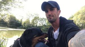 Un bărbat a murit sfâșiat de un câine, în timp ce-și plimba animalul de companie într-un parc din Anglia: „A murit făcând ceea ce iubea”