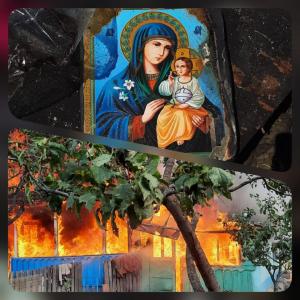 Minune înainte de sărbătoarea Sfântei Maria: O icoană cu Fecioara a rămas intactă, deşi întreaga casă a fost mistuită de foc, la Botoşani