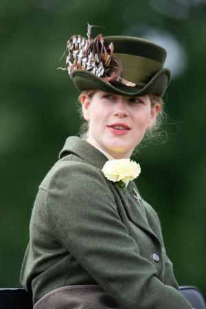 Nepoata Reginei Elisabeta, angajată part-time la florărie pe timpul verii. Ce salariu ar primi Lady Louise Windsor