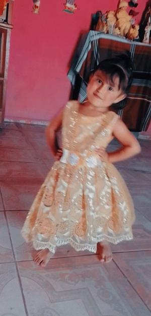 O fetiță de 3 ani din Mexic s-a trezit la propria înmormântare, după ce medicii au spus că a murit din cauza unei infecții la stomac