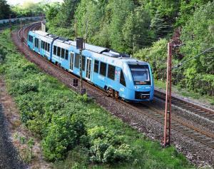 Primele trenuri cu hidrogen din lume, puse în circulaţie în Germania