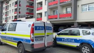 Dublă crimă într-o localitate din Cluj. Un bărbat de 30 de ani şi-a ucis cu sânge rece mama şi bunica