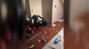 Proprietarul unui apartament din Mamaia a văzut pe TikTok cum chiriaşii îi distrug locuinţa. "Am sărit în pantaloni, fix la poliţie"