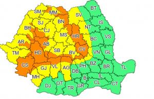 Meteo: Coduri galben și portocaliu de ploi și vijelii în jumătate de țară. În câteva ore, va ploua cât pentru întreaga lună