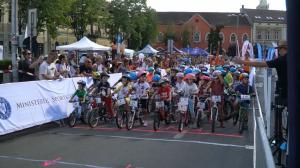 Competiţia de ciclism pentru copii a ajuns la Satu Mare. Ce premii au fost oferite celor care au urcat pe podium
