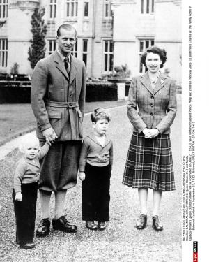 Povestea de dragoste a Reginei Elisabeta a II-a și a prințului Philip: o cronologie a relației de șapte decenii a cuplului regal