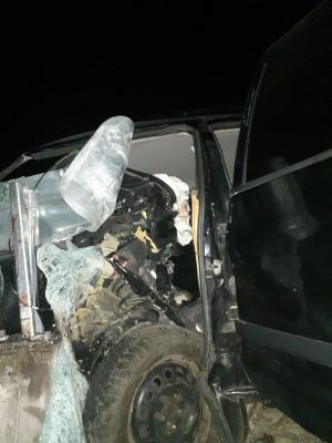 Vieți spulberate la 16 și 19 ani. O mașină cu patru tineri s-a făcut praf într-un cap de pod la Huseni, în Sălaj