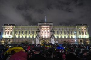 Moartea Reginei Elisabeta a II-a, în marile metropole. Monumente din întreaga lume s-au luminat în semn de omagiu pentru suverană
