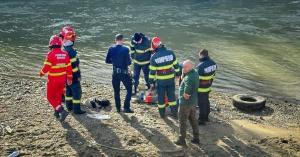 Un bărbat de 67 de ani a căzut în albia râului Dâmboviţa, de pe o punte pietonală