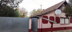 Case de la 5.000 de euro într-un oraș din Ungaria, luate cu asalt de români. Cum arată locuinţele cumpărate de sute de români