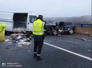 Un medic anestezist a murit în drum spre spital, după ce a intrat cu SUV-ul în duba unui român, pe un drum din Spania. Ambii șoferi au sfârșit pe loc
