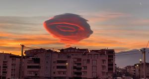 Fenomen meteo impresionant, surprins pe cerul din Turcia. Imagini asemănătoare au mai fost văzute în Franța 