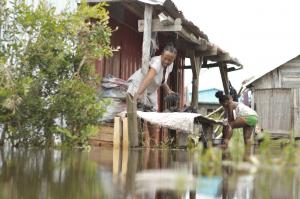 Furtuna Cheneso, devenită ciclon, a măturat tot în cale. Creşte bilanţul morţilor şi al persoanelor dispărute în Madagascar
