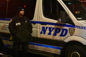 Tânărul de 19 ani care a atacat cu maceta trei poliţişti, la festivităţile de Revelion din Times Square, arestat. Voia să comită un atac jihadist