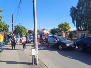 Un şofer din Târgu Jiu, la un pas să provoace o tragedie, după ce a făcut infarct la volan