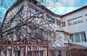 Tentative de sinucidere în două şcoli din România. S-au aruncat de la etaj sub ochii colegilor