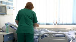 Primele victime ale petardelor. Un tânăr din Iași a ajuns la spital cu arsuri pe 75% din corp, după ce a aruncat una lângă o canistră cu combustibil