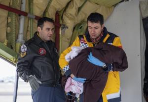 Poveştile celor salvaţi după 115 ore de infern. O femeie însărcinată şi fiica ei de 6 ani au văzut lumina pentru prima dată în aproape 5 zile de la cutremur