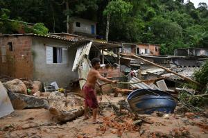 Cel puţin 40 de morţi, în urma inundaţiilor catastrofale din Brazilia. Zeci de case au fost măturate de alunecările de teren