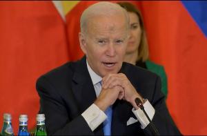 Joe Biden a apărut cu o pată pe frunte la summitul B9. Mulți au crezut că e o vânătaie. Ce este de fapt