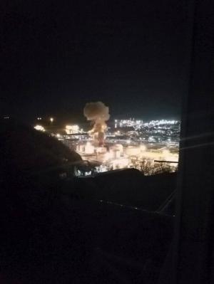 Atac "masiv cu drone" în Rusia. Incendiu la o rafinărie Rosneft de la Marea Neagră, o dronă s-a prăbuşit lângă o staţie Gazprom din Moscova. Alerte antiaeriene "false"